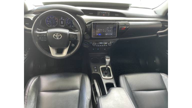 TOYOTA - HILUX - 2018/2018 - Cinza - R$ 185.000,00