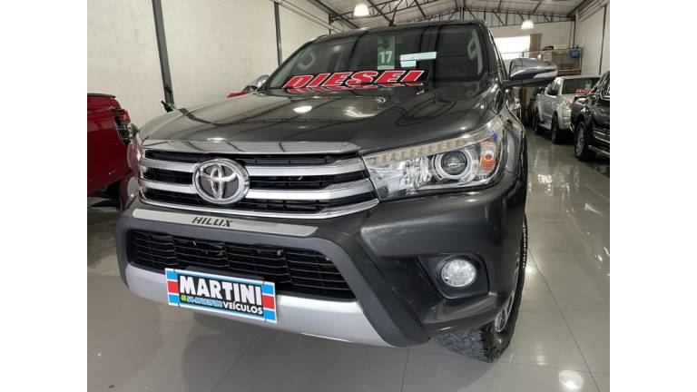 TOYOTA - HILUX - 2017/2017 - Cinza - R$ 187.000,00