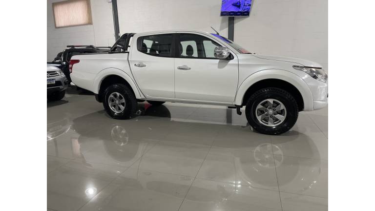 MITSUBISHI - L200 TRITON - 2019/2019 - Branca - R$ 135.000,00
