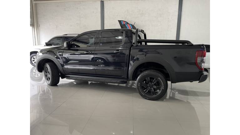 FORD - RANGER - 2021/2021 - Preta - R$ 175.000,00