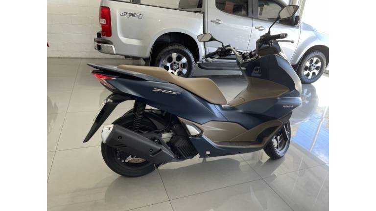 HONDA - PCX - 2024/2024 - Azul - R$ 21.500,00