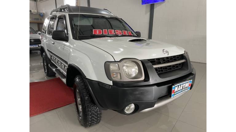 NISSAN - XTERRA - 2003/2004 - Branca - R$ 75.000,00