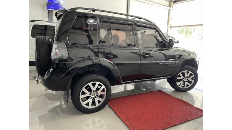 MITSUBISHI - PAJERO TR4 - 2014/2014 - Preta - R$ 68.000,00