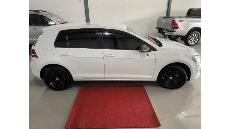 VOLKSWAGEN - GOLF - 2015/2015 - Branca - R$ 79.900,00